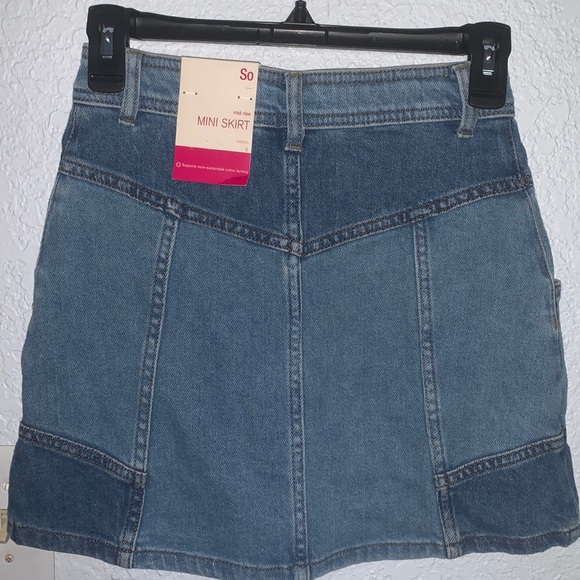 Denim button up skirt - Picture 2 of 4